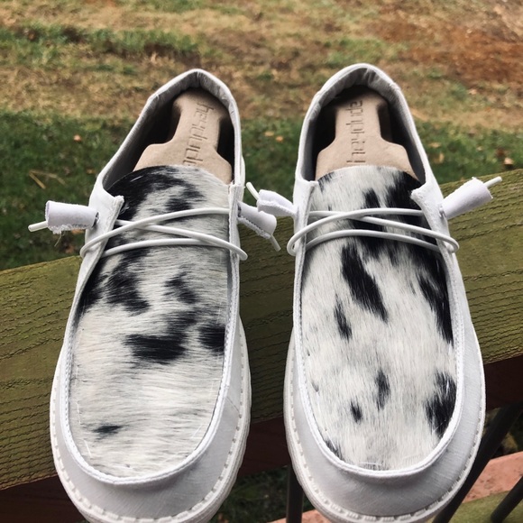 Women's CUSTOM Cowhide Hey Dudes ! 🐄🐄 read description - Picture 4 of 13